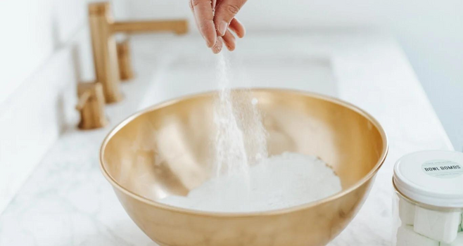 NON TOXIC BATHROOM CLEANERS